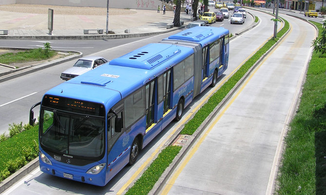 Invitaci&oacute;n a las empresas del centro de cali para priorizar el trabajo en casa o el uso del transporte masivo MIO