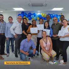Docentes de la instituci&oacute;n educativa INEM recibieron el certificado del manejo del curso Moodle