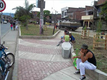 29 Parques o Espacios P&uacute;blicos se recuperaron en las comunas TIO. Parque barrio el Poblado - calle 72 u con cra. 28f.