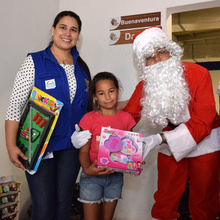M&aacute;s de 500 ni&ntilde;os de las zonas vulnerables de Cali tuvieron su regalo de navidad