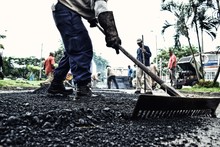 Simon Bolivar  carril auxiliar con 67 b