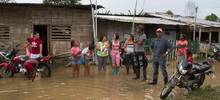 Suministro de agua potable y v&iacute;veres en sectores afectados por alto caudal del r&iacute;o Cauca