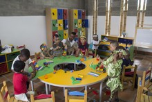 Gobierno Armitage enfoca su programa de inversi&oacute;n social en la educaci&oacute;n