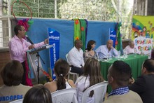 Gobierno Armitage enfoca su programa de inversi&oacute;n social en la educaci&oacute;n
