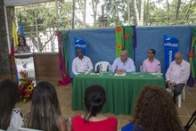 Gobierno Armitage enfoca su programa de inversi&oacute;n social en la educaci&oacute;n