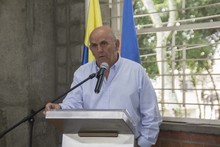  Gobierno Armitage enfoca su programa de inversi&oacute;n social en la educaci&oacute;n