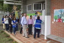  Gobierno Armitage enfoca su programa de inversi&oacute;n social en la educaci&oacute;n