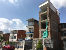 Vea c&oacute;mo construcciones irrespetan las normas urban&iacute;sticas