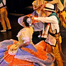Despliegue de alegr&iacute;a y color con las danzas del Mercedes Monta&ntilde;o