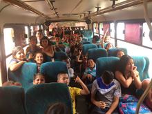 Deporvida lleg&oacute; a la comuna 2 para ense&ntilde;arle a sus ni&ntilde;os y ni&ntilde;as a nadar.