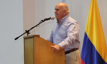 Alcalde Cali acompa&ntilde;&oacute; la ceremonia de grado de excombatientes de las FARC 8