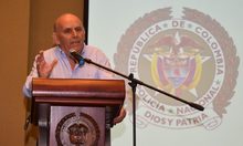 En cumbre de oficiales de la Polic&iacute;a, Armitage llama a trabajar desde lo social, para alcanzar el bienestar y el progreso del pa&iacute;s