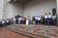 Alcald&iacute;a de Cali rinde homenaje a polic&iacute;as asesinados en el pa&iacute;s con minuto de silencio