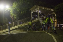 550 alumnos de BMX se benefician con iluminaci&oacute;n de la Unidad Deportiva Alberto Galindo
