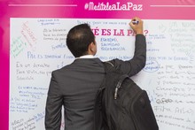 La muestra artesanal donde la reconciliaci&oacute;n fue protagonista