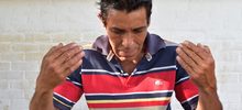 Omar estuvo 25 a&ntilde;os como habitante de calle de la comuna 1, hoy trabaja en su recuperaci&oacute;n y se forma para ser un l&iacute;der