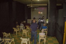 Tres salas de cine para adultos cerradas por insalubridad