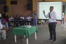 Habitantes de la comuna 21 siente que vale la pena madrugar con el Alcalde