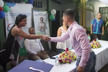 35 habitantes de calle en proceso de resocializaci&oacute;n se grad&uacute;an de b&aacute;sica primaria y maestros de obra de El Sena