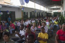 35 habitantes de calle en proceso de resocializaci&oacute;n se grad&uacute;an de b&aacute;sica primaria y maestros de obra de El Sena