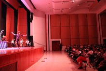 Ni&ntilde;os de comunas TIO o zonas vulnerables de Cali se gozaron presentaci&oacute;n de teatro