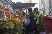 Reforzados operativos de control en el centro de Cali: 16 establecimientos y 23 kioscos fueron inspeccionados