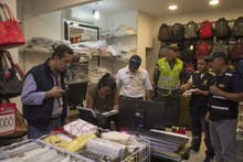 Reforzados operativos de control en el centro de Cali: 16 establecimientos y 23 kioscos fueron inspeccionados