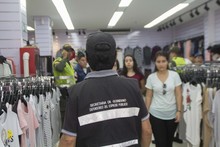 Reforzados operativos de control en el centro de Cali: 16 establecimientos y 23 kioscos fueron inspeccionados