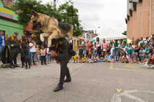 Área renovación urbana disfrutó de presentación de adiestramiento canino