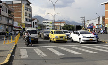 Delineadores en la calle 13