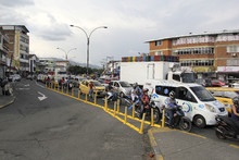 Delineadores en la calle 13
