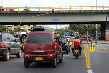 Delineadores en la calle 13