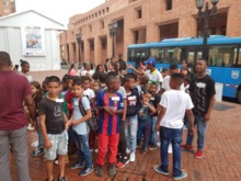 Con 120 ni&ntilde;os del extremo sur de la ciudad, arrib&oacute; la ruta navide&ntilde;a al Teatro Municipal