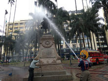 Mi Cali Bonita acompa&ntilde;&oacute; jornada de limpieza para la emblem&aacute;tica Plaza de Cayzedo