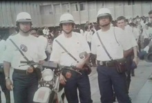 Agentes de tr&aacute;nsito durante la ceremonia en la plazoleta del C.A.M.