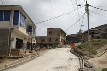 Habitantes de Montebello dejan en el pasado las v&iacute;as polvorientas y de herradura