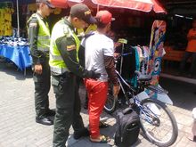 Toma preventiva de la polic&iacute;a en el centro de Cali