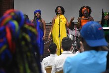 La oralidad emprendi&oacute; el camino en el Festival `Petronio &Aacute;lvarez&acute;