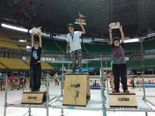 Espectacular acogida de j&oacute;venes de Cali al entreno masivo de Parkour