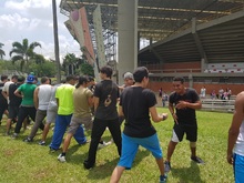 Espectacular acogida de j&oacute;venes de Cali al entreno masivo de Parkour