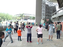 Espectacular acogida de j&oacute;venes de Cali al entreno masivo de Parkour