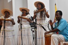 El  Petronio agit&oacute; la marea en Buenaventura 2