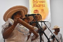 El  Petronio agit&oacute; la marea en Buenaventura 4