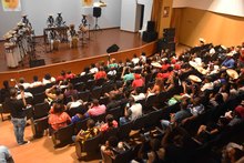 El  Petronio agit&oacute; la marea en Buenaventura 8