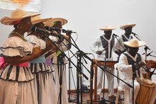 El  Petronio agit&oacute; la marea en Buenaventura 9