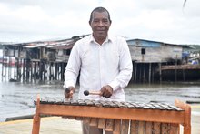 El  Petronio agit&oacute; la marea en Buenaventura 20