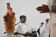 El  Petronio agit&oacute; la marea en Buenaventura 25