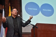&ldquo;La literatura salva vidas&rdquo;: escritor Albeiro Echavarr&iacute;a, en lanzamiento de su libro &lsquo;Te amo, peladita&rsquo;