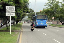 Listas las se&ntilde;ales que advierten ubicaci&oacute;n de c&aacute;maras de foto detecci&oacute;n en Cali