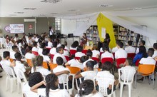 Arte y poes&iacute;a, fuerzas impulsoras del esp&iacute;ritu que permiten cambiar el mundo: &Aacute;ngela Tello